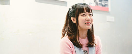 アイドルプロデューサー「もふくちゃん」のルーツは、ノイズミュージックとアートにあった