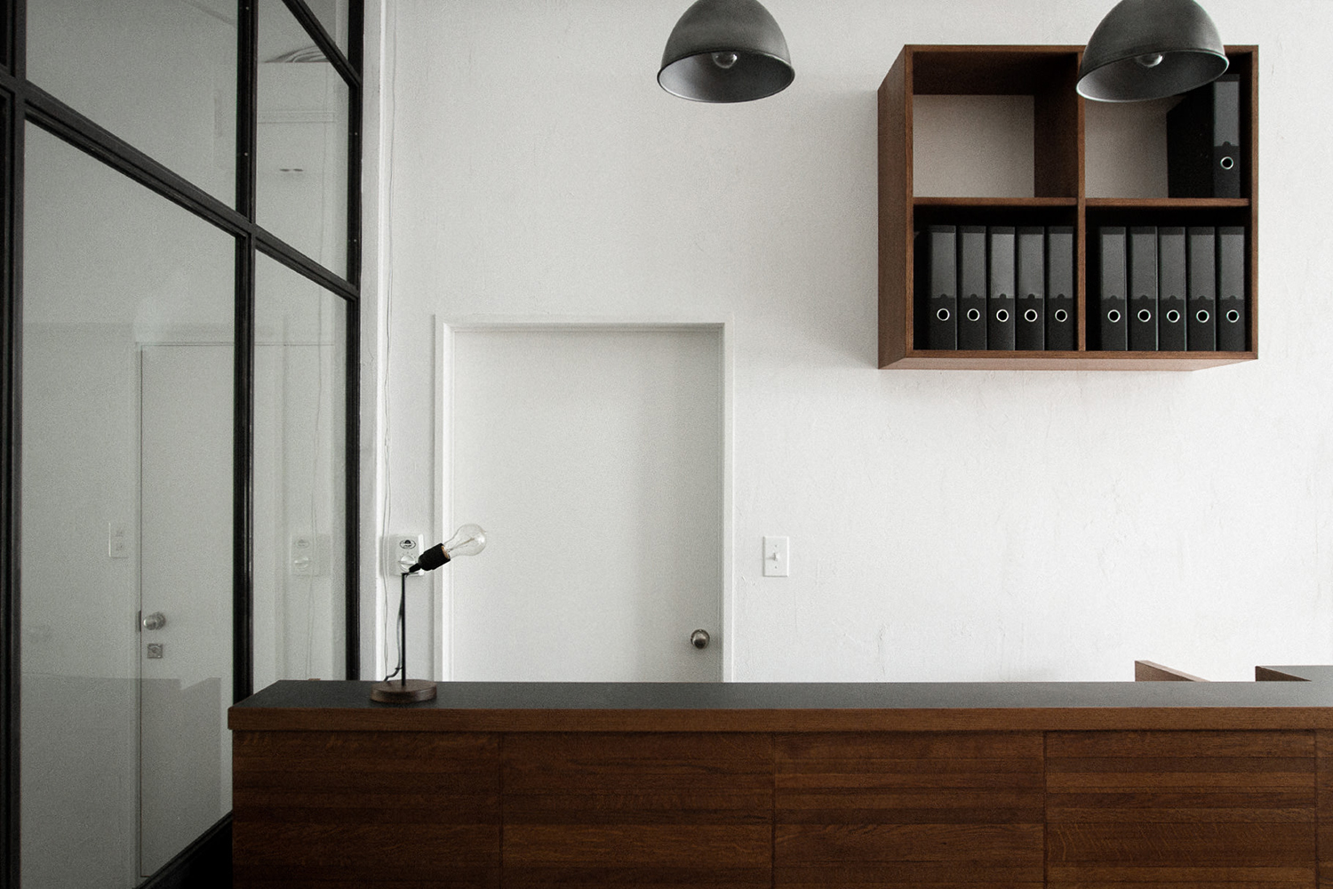 <a href="https://bookandsons.com/" target="_blank">https://bookandsons.com/</a>