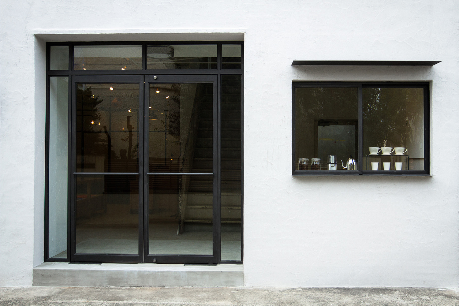 <a href="https://bookandsons.com/" target="_blank">https://bookandsons.com/</a>