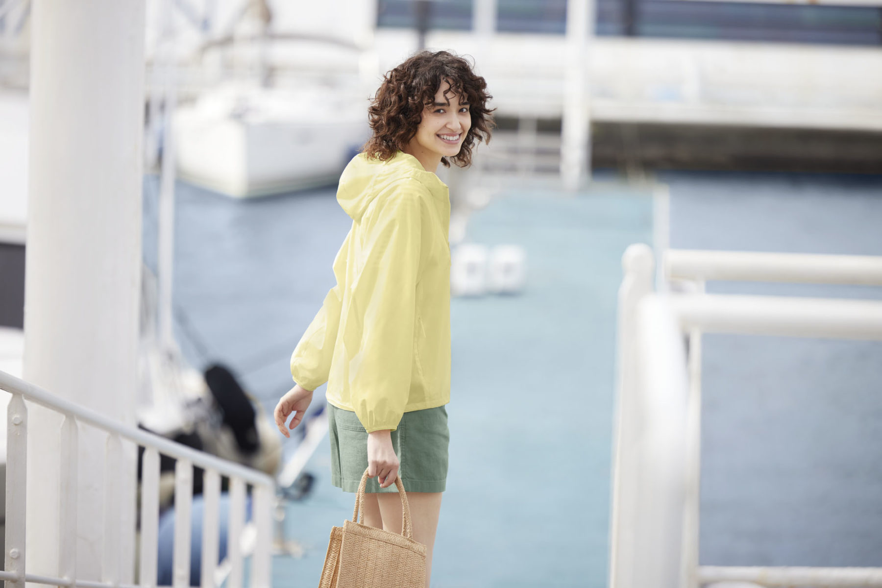 <a href="https://www.uniqlo.com/" rel="noopener" target="_blank">https://www.uniqlo.com/</a>