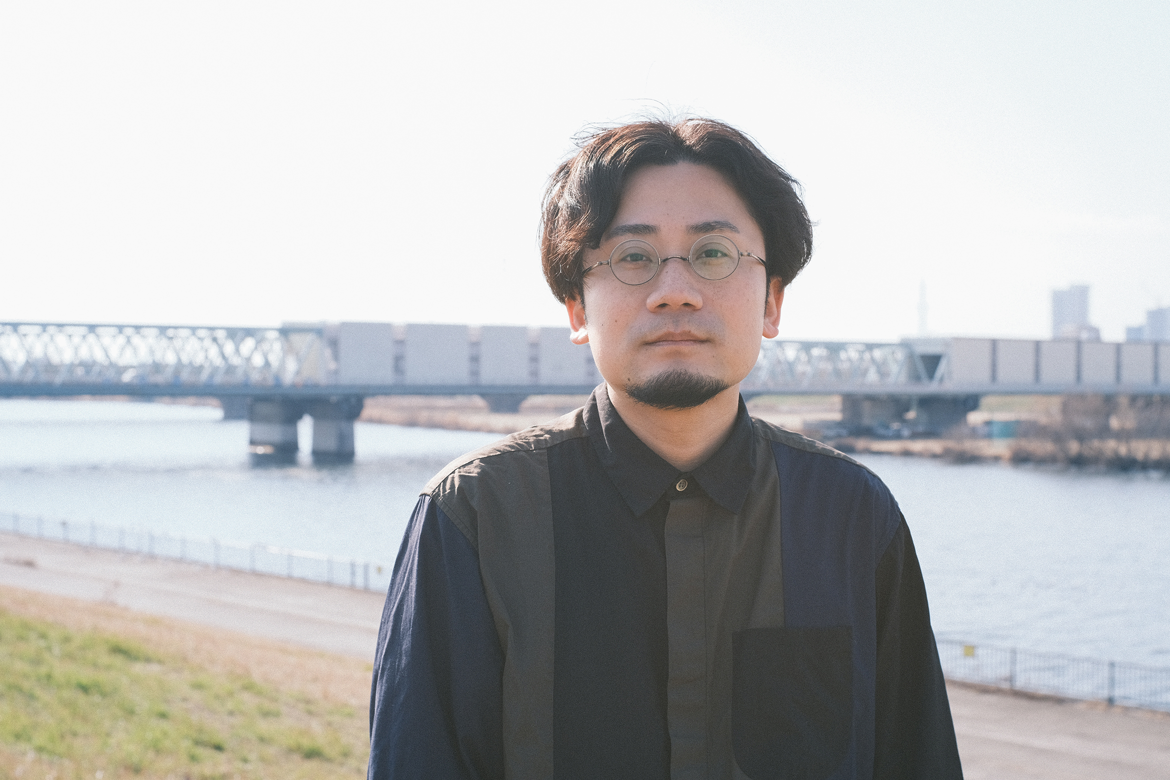 無職は「何もしていない」のか？話題書『無職、川、ブックオフ』著者マンスーンに川沿いで話を訊く｜CINRA JOB：クリエイティブ業界の求人情報