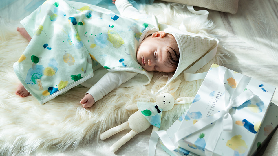 出産祝いの贈り物としても人気のスリーパーのギフト。